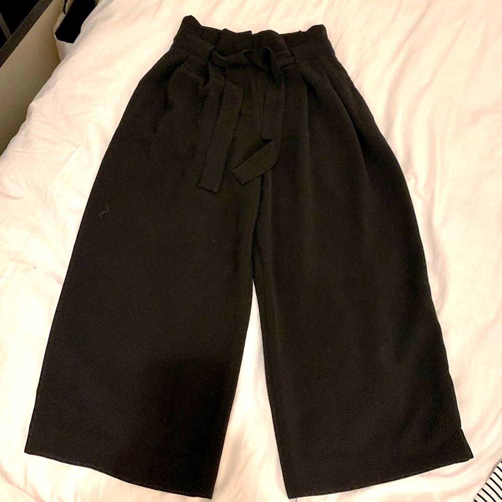 Black cropped wide leg dress pants with tie belt H&M size 4